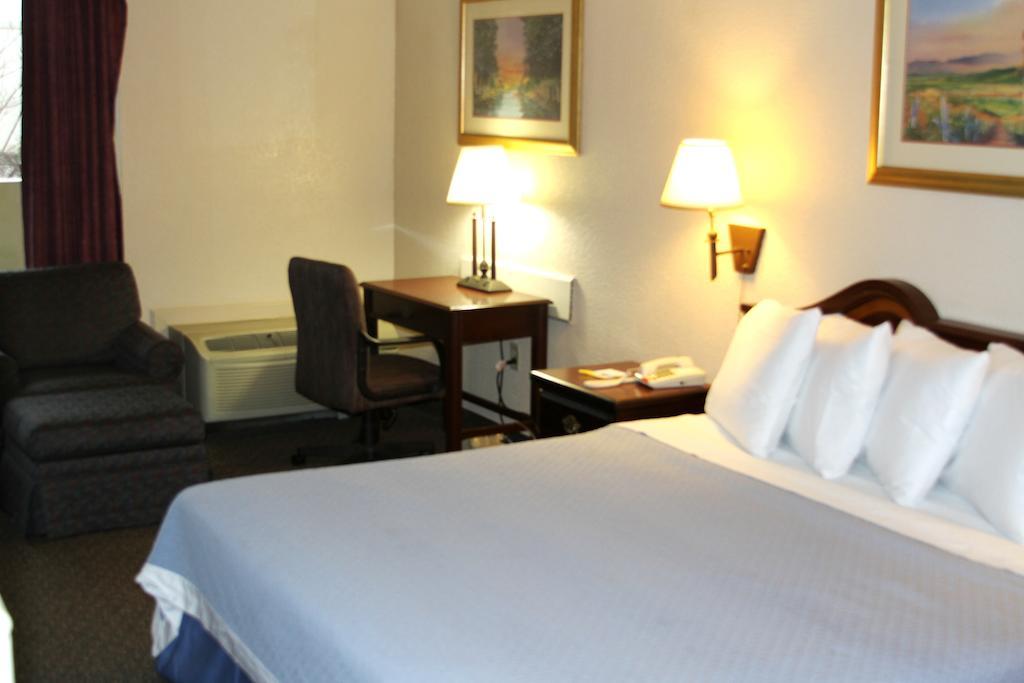 Days Inn By Wyndham Macon I-75 North Exteriör bild